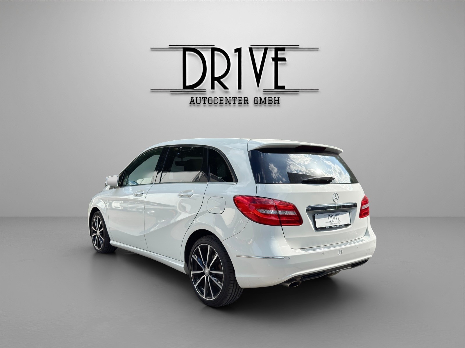 MERCEDES-BENZ B 180-image-6