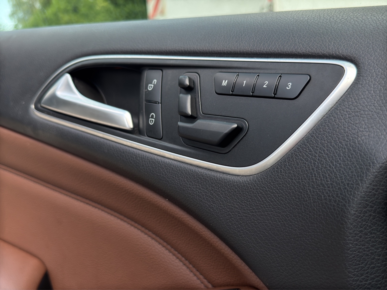 MERCEDES-BENZ B 180-image-15