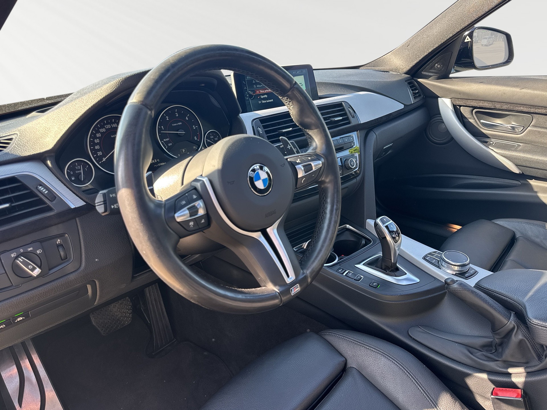 BMW 330d xDrive Touring M Sport Line Steptronic-showroom-element-3