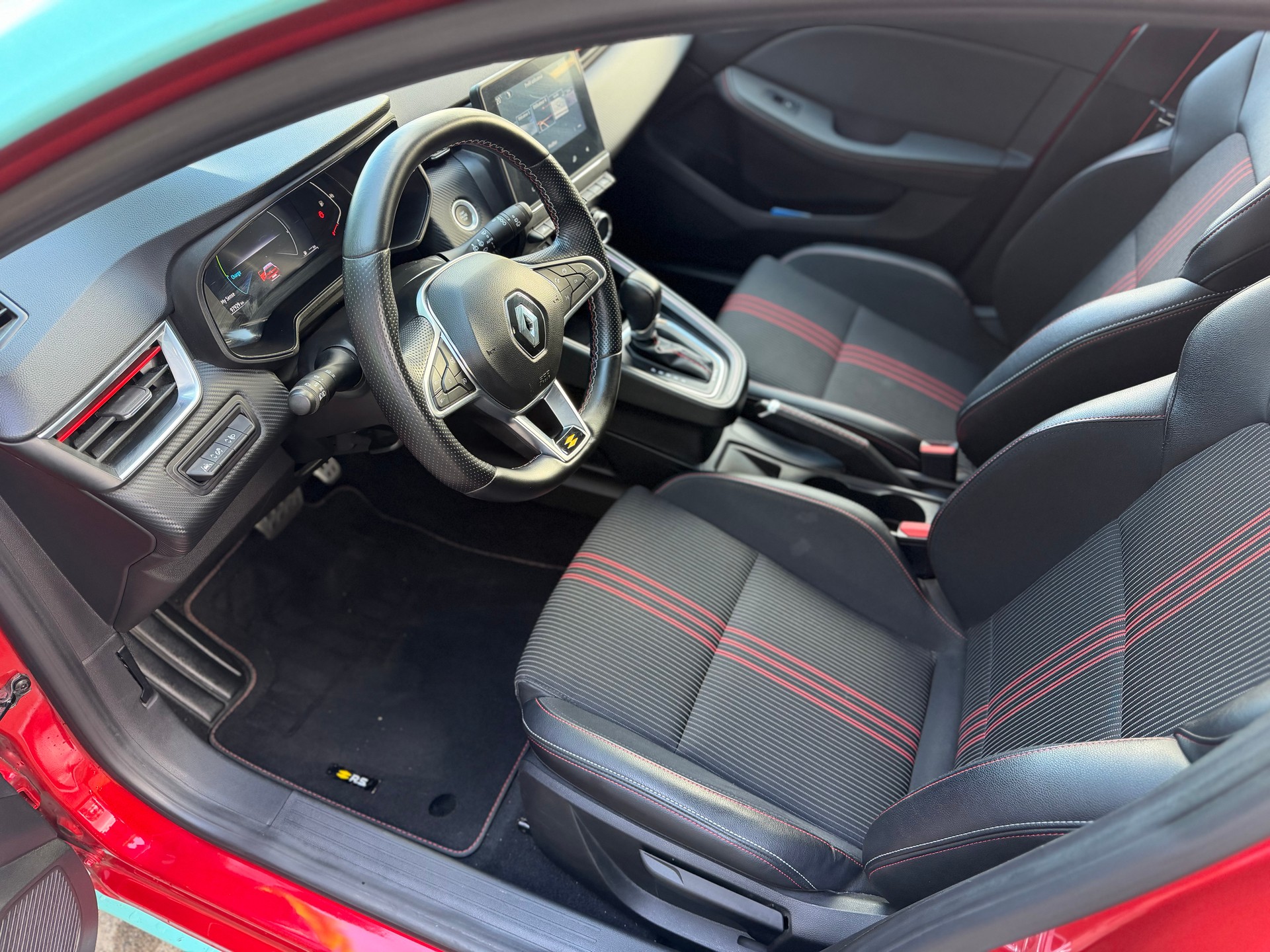 RENAULT Clio 1.6 E-Tech RS Line-image-17