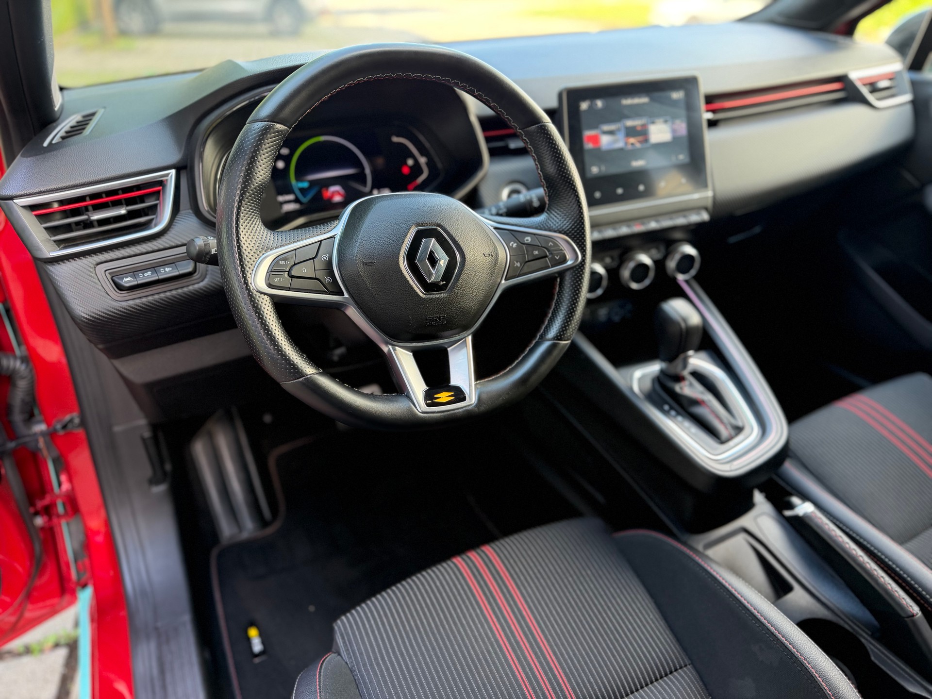 RENAULT Clio 1.6 E-Tech RS Line-image-16