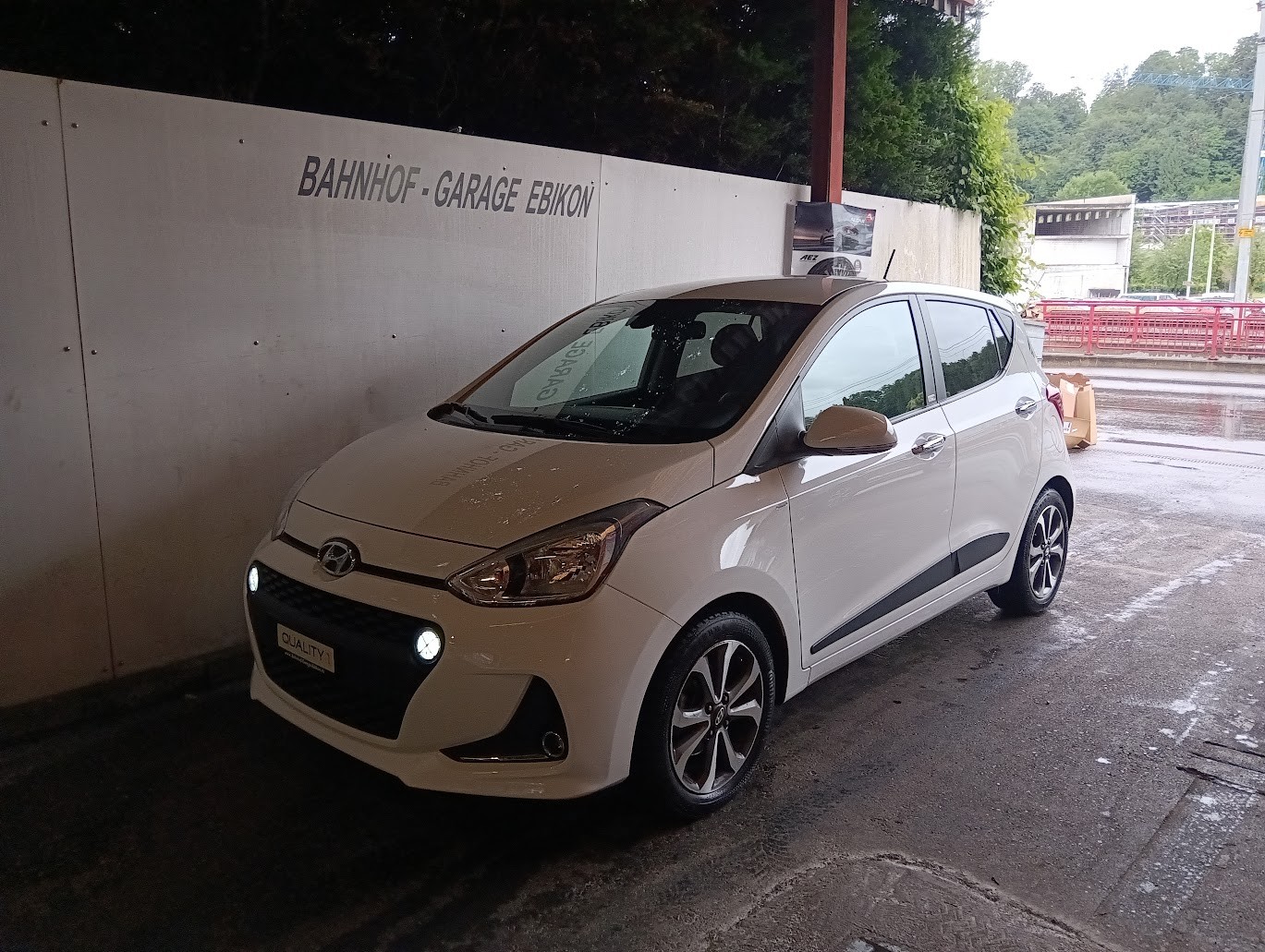 HYUNDAI i10 1.2 Vertex Automatic-image-3