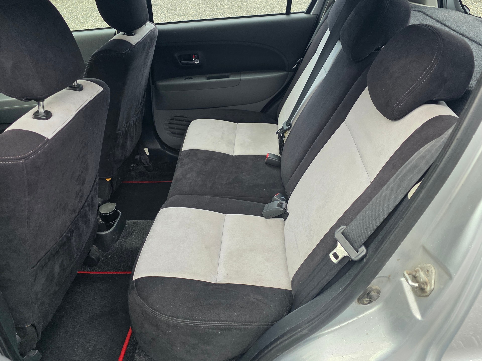 DAIHATSU Sirion 1.3 eco-4WD-image-7
