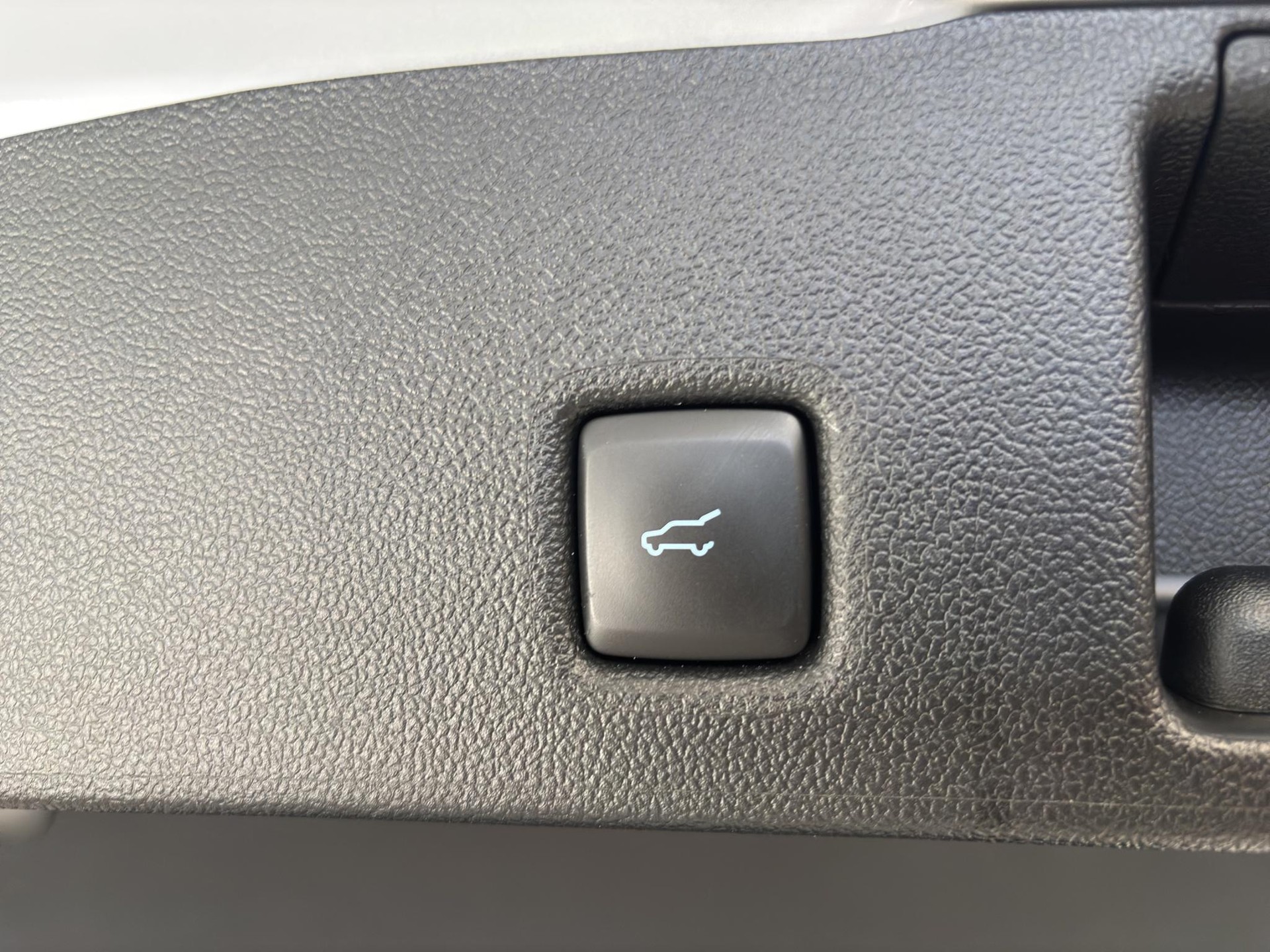 FORD Kuga 2.5 Hybrid ST-Line X 4x4-image-18