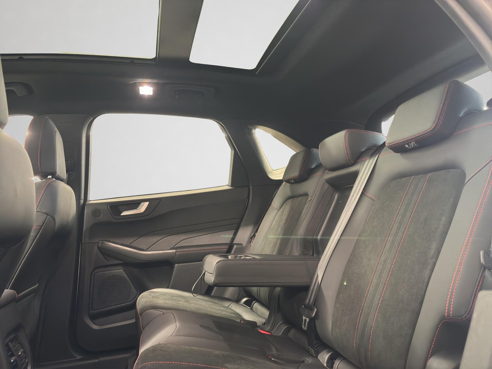 FORD Kuga 2.5 Hybrid ST-Line X 4x4-image-14