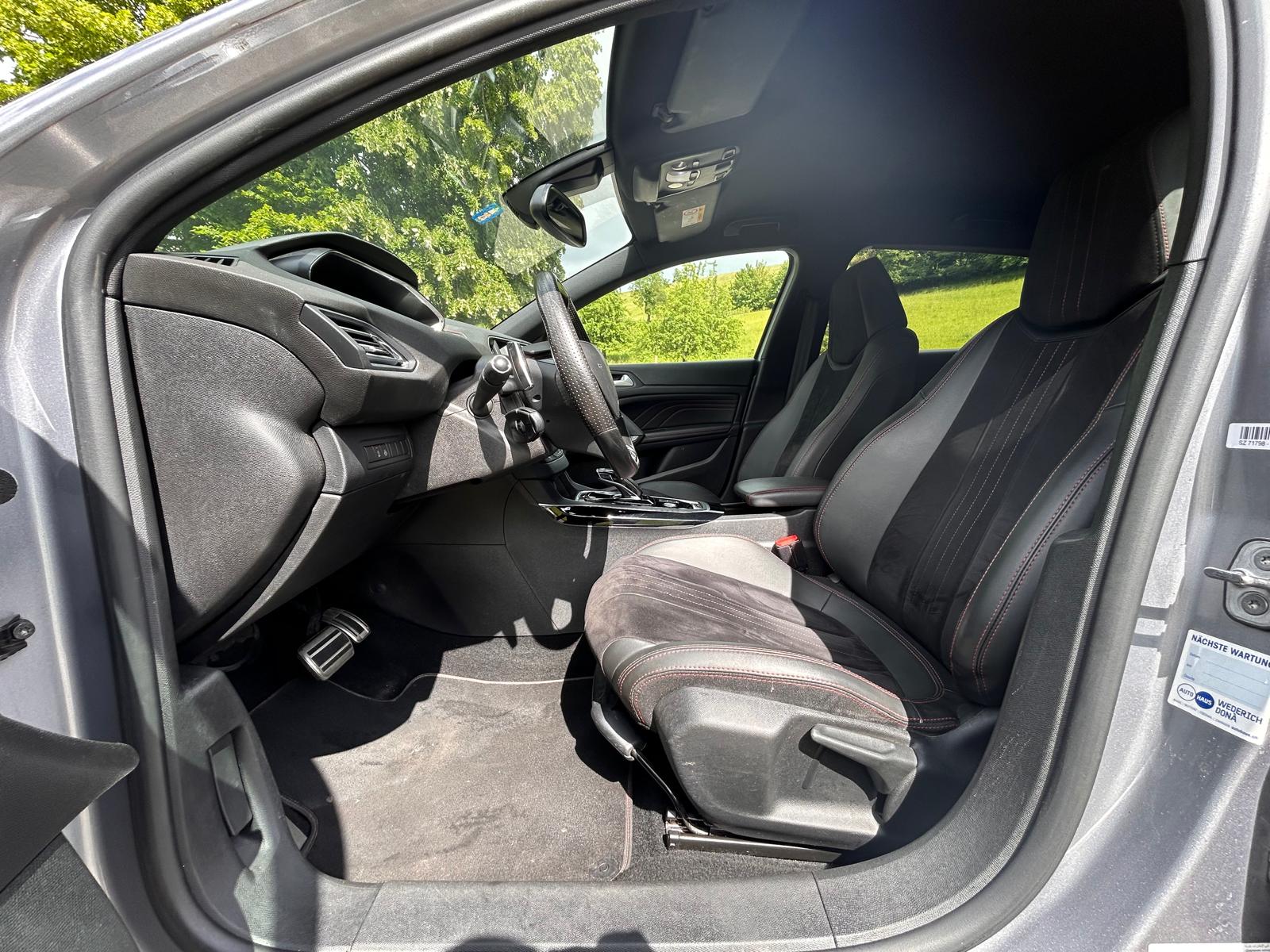 PEUGEOT 308 1.2 Pure Tech GT Pack EAT8-image-13