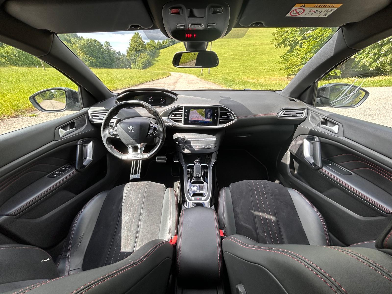 PEUGEOT 308 1.2 Pure Tech GT Pack EAT8-image-15