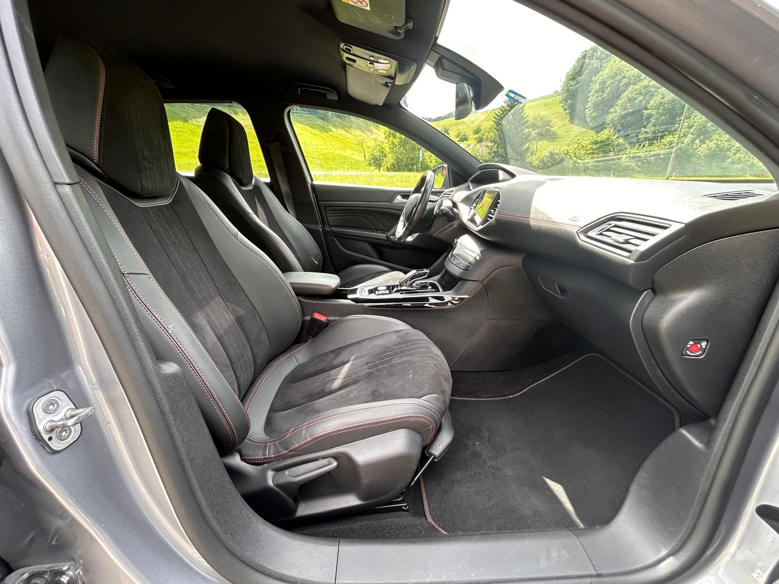 PEUGEOT 308 1.2 Pure Tech GT Pack EAT8-image-10