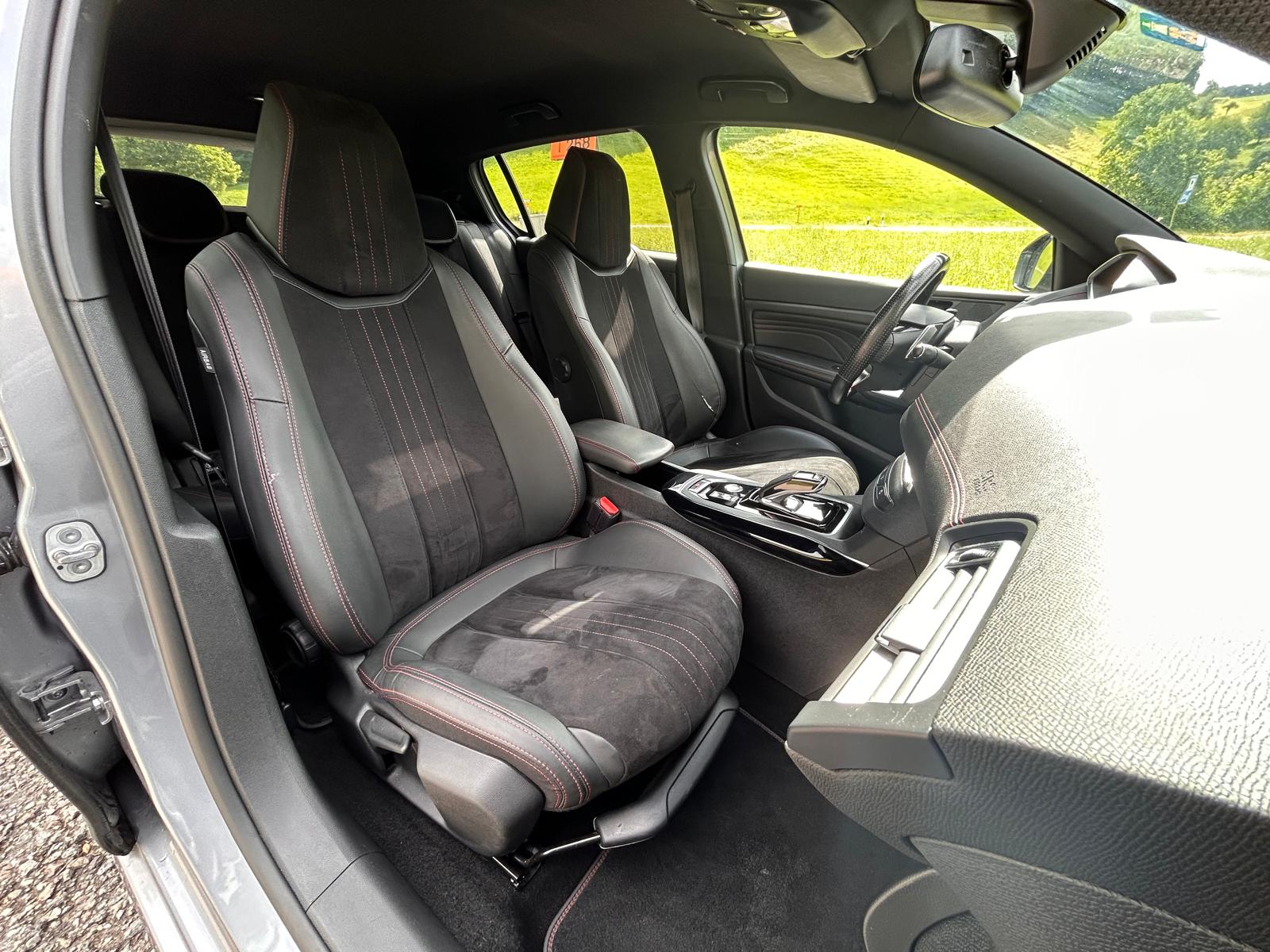 PEUGEOT 308 1.2 Pure Tech GT Pack EAT8-image-11
