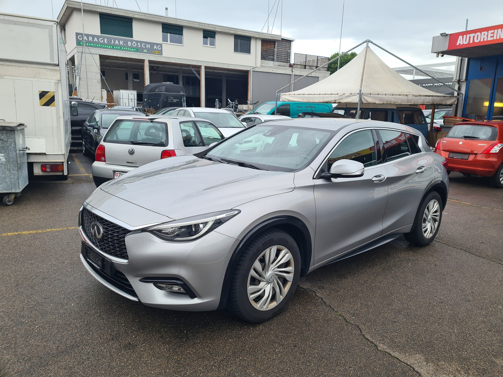 INFINITI Q30 1.5d Business FWD-image-4