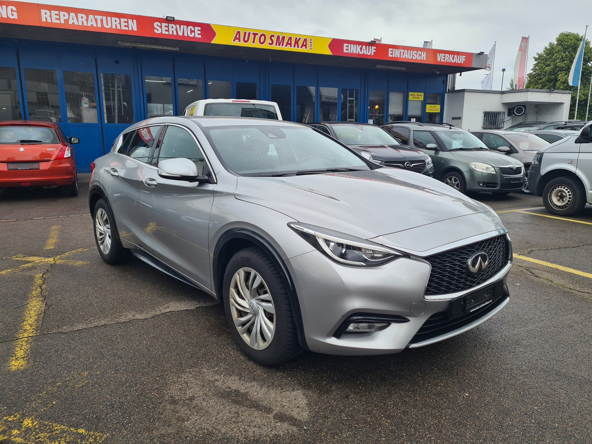 INFINITI Q30 1.5d Business FWD