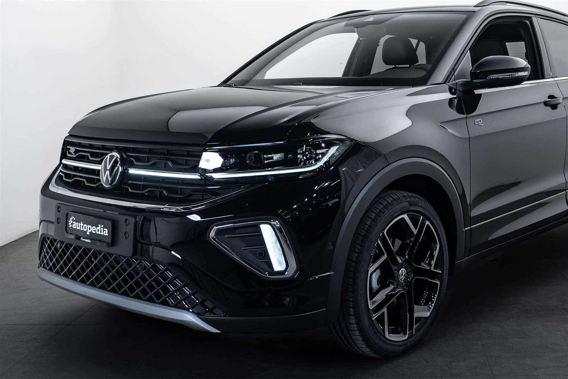VW T-Cross 1.5 TSi EVO ACT R-Line DSG-Automat-showroom-element-1