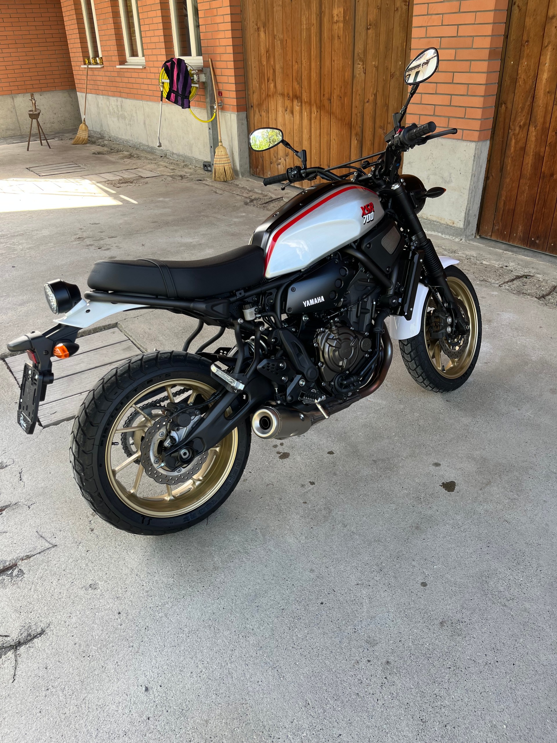 YAMAHA XSR 700 XTribute (35kW)-image-10