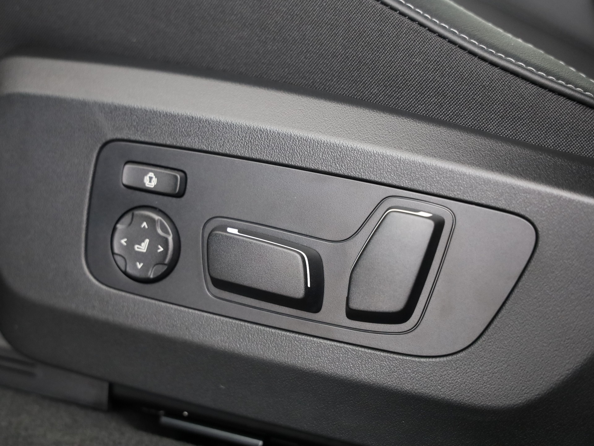 BMW X3 M50i-image-18