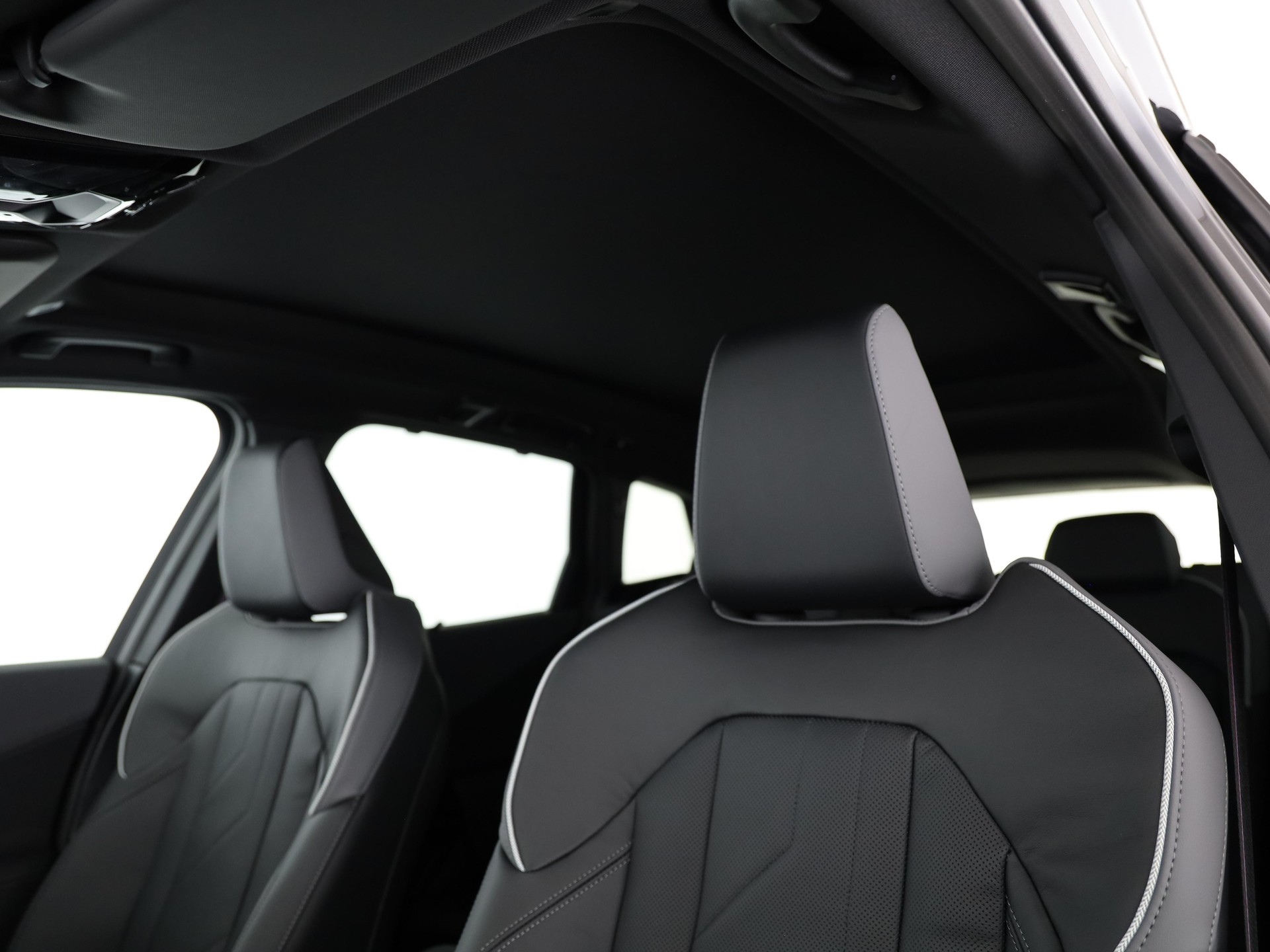 BMW X3 M50i-image-12
