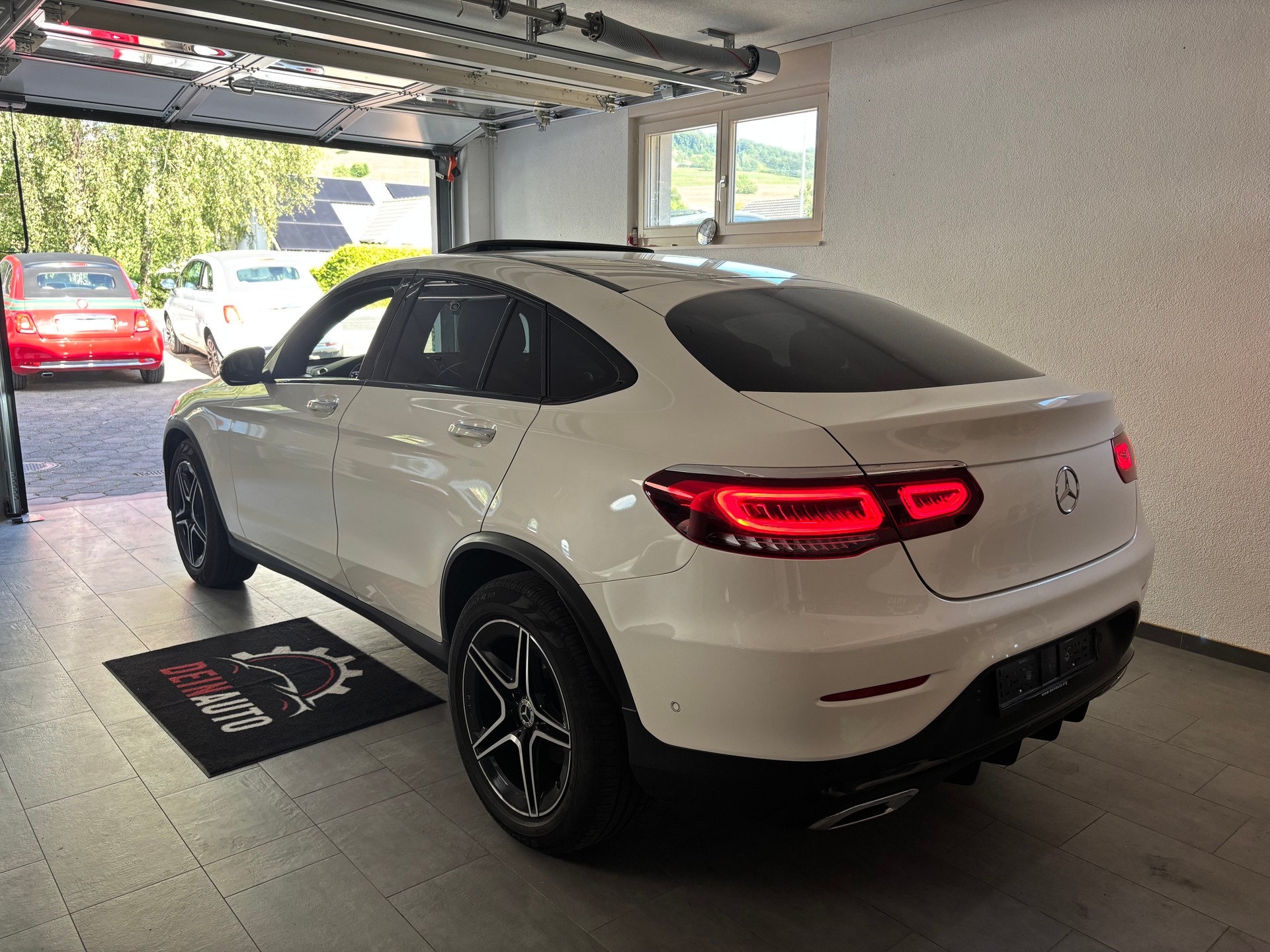 MERCEDES-BENZ GLC Coupé 200 AMG Line 4Matic 9G-Tronic-image-2