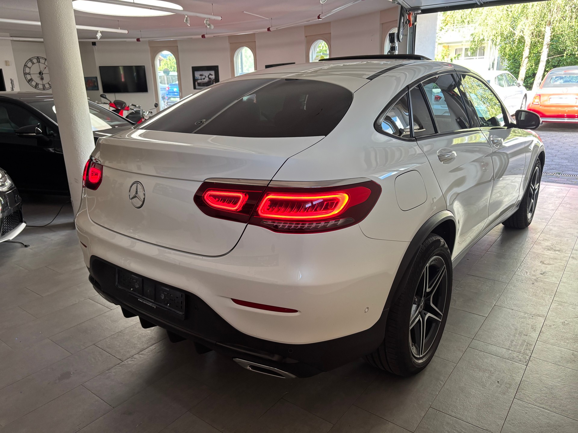 MERCEDES-BENZ GLC Coupé 200 AMG Line 4Matic 9G-Tronic-image-4