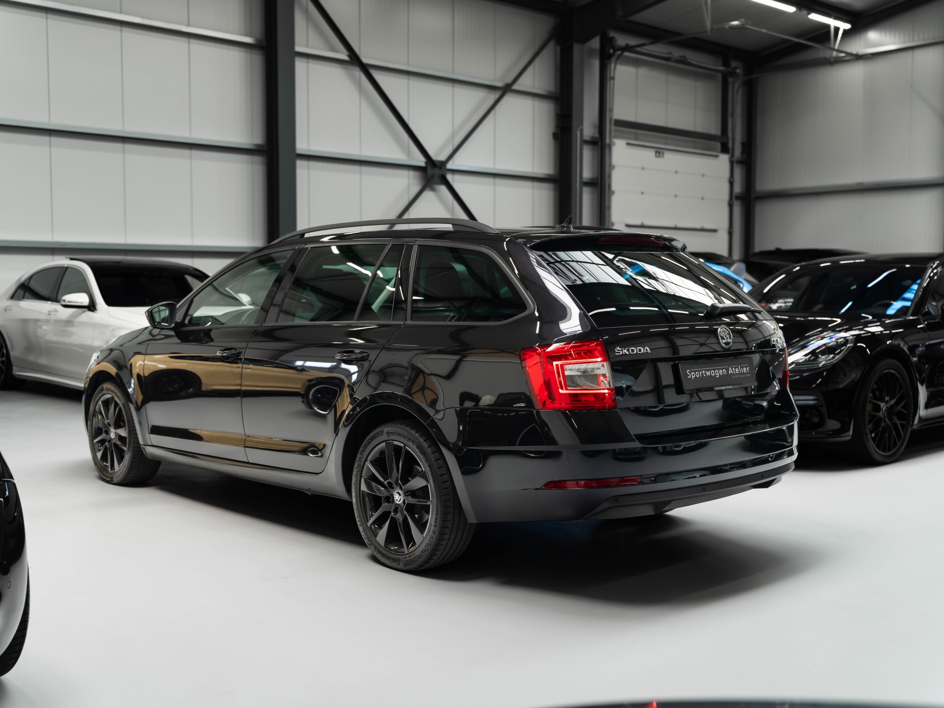 SKODA Octavia Combi 1.6 TDI Ambition DSG-showroom-element-1