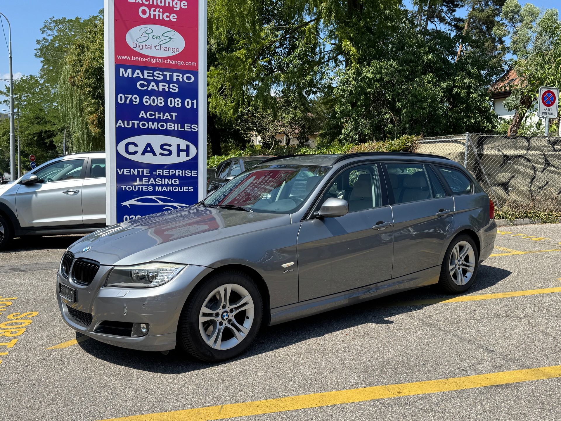 BMW 320d xDrive Touring Steptronic-image-2