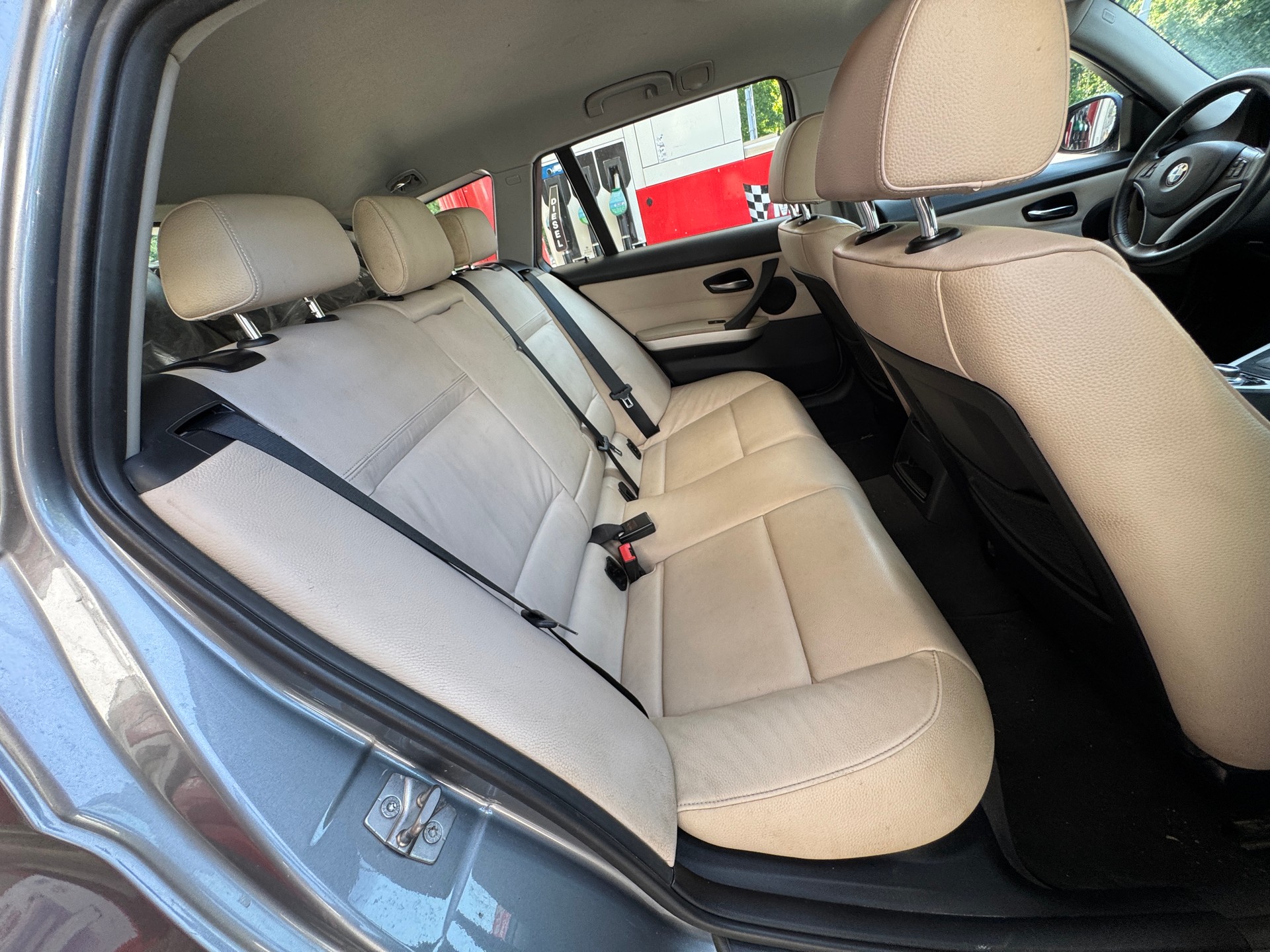 BMW 320d xDrive Touring Steptronic-image-8