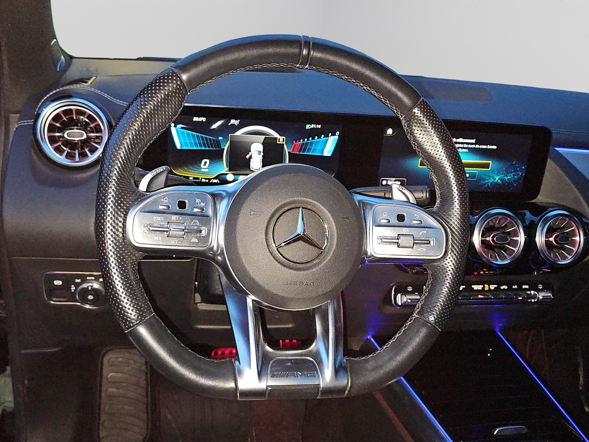 MERCEDES-BENZ GLA 35 AMG 4Matic 8G-Speedshift DCT-image-6
