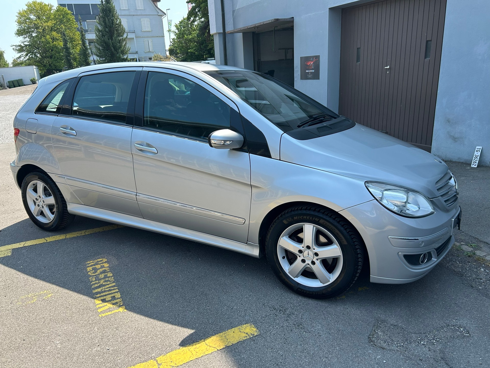MERCEDES-BENZ B 200-image-3