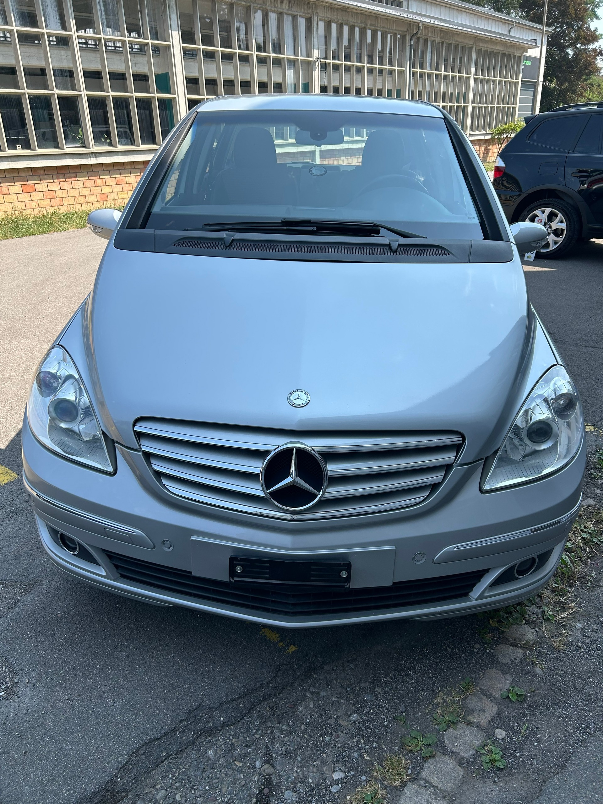 MERCEDES-BENZ B 200-image-8