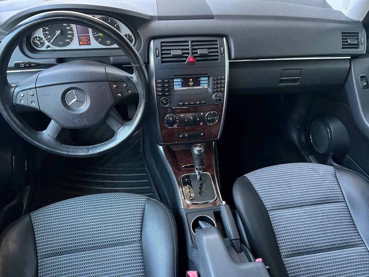 MERCEDES-BENZ B 200-image-9