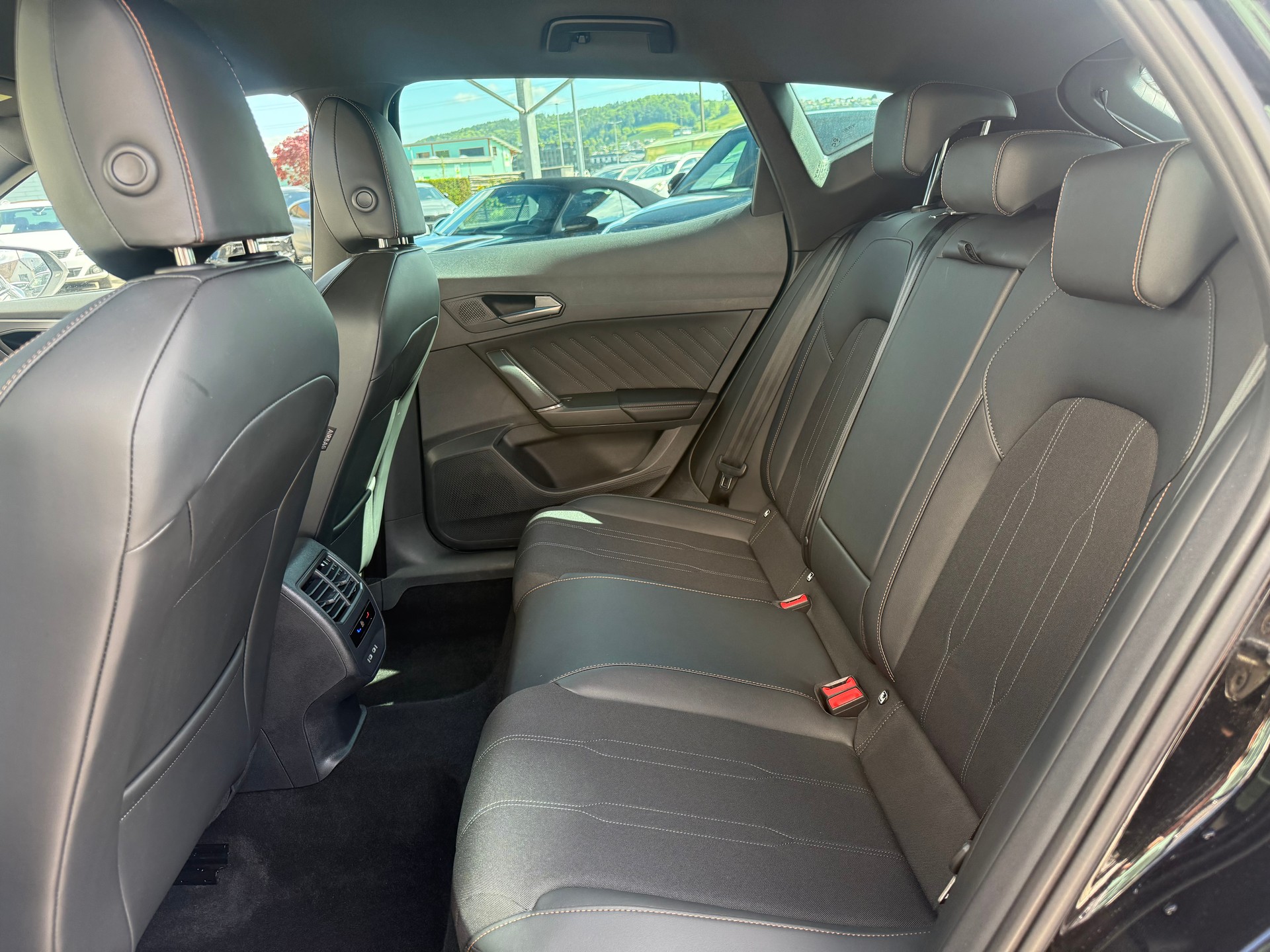 CUPRA Formentor 1.5 eTSI DSG-image-10