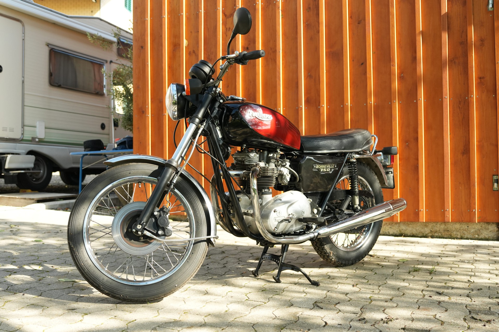 TRIUMPH T140E-image-1