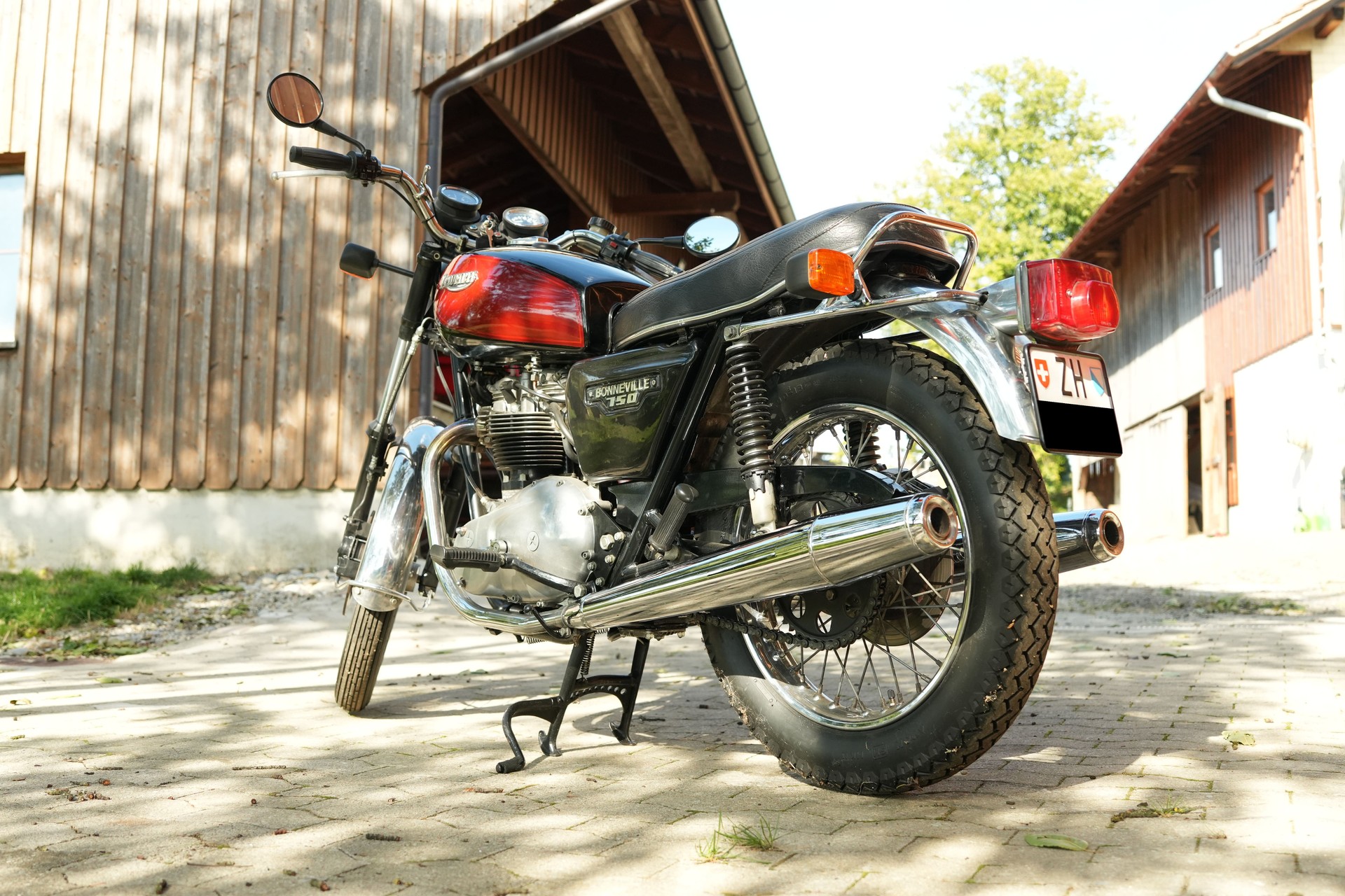 TRIUMPH T140E-image-3
