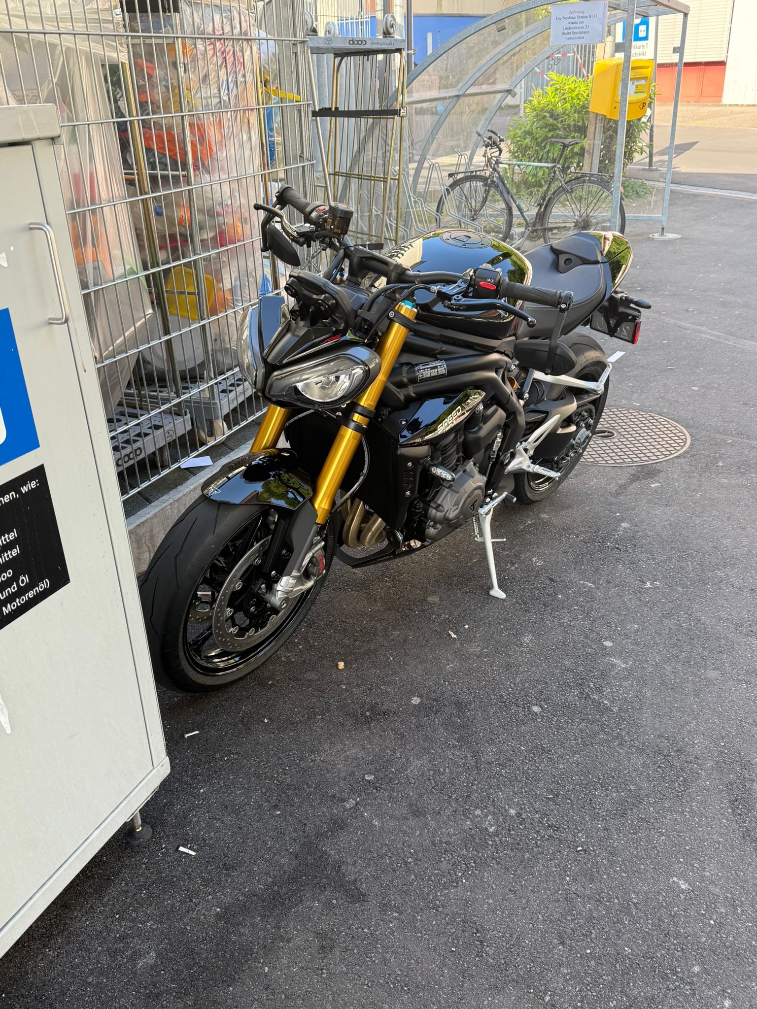 TRIUMPH Speed Triple RS-image-2