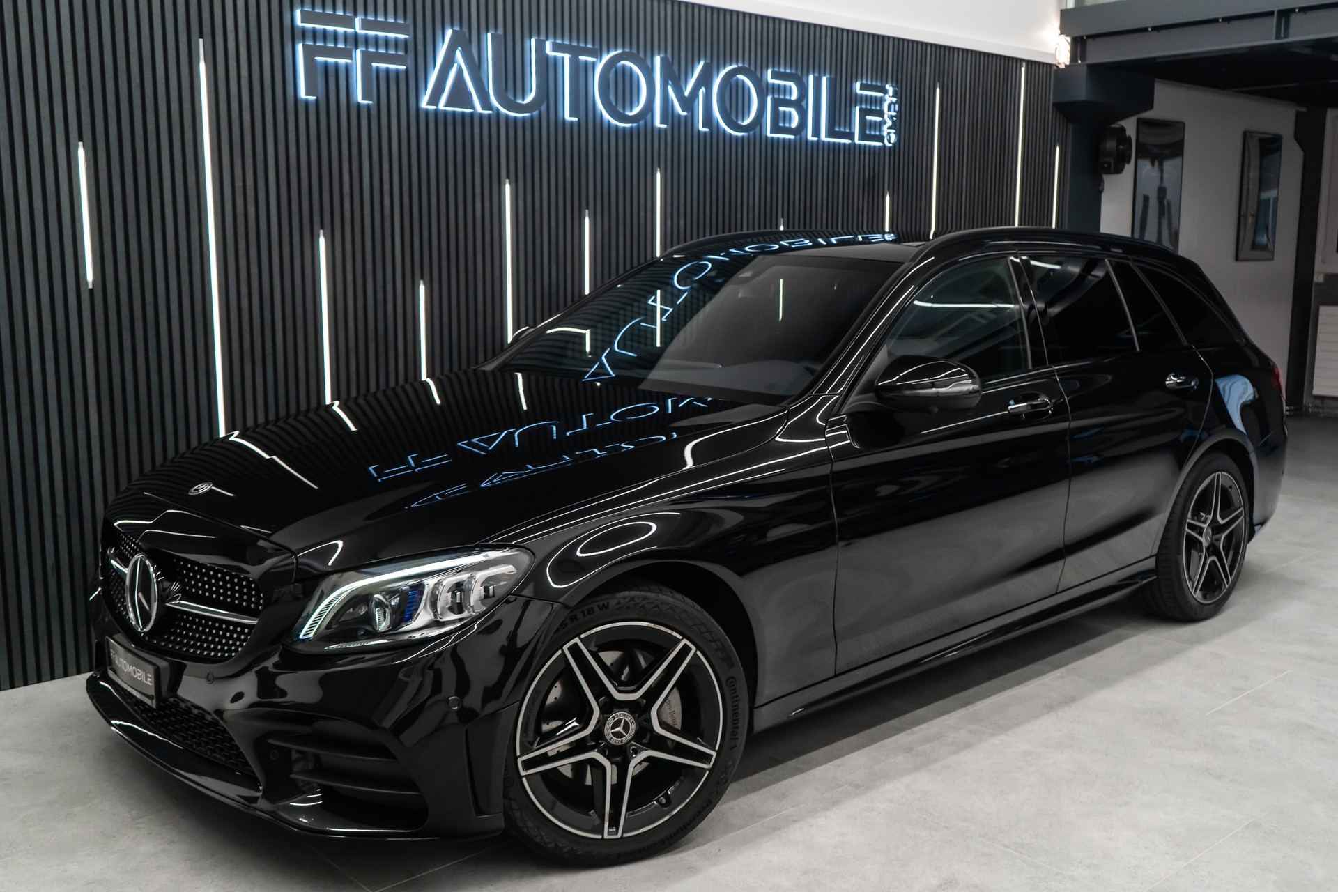 MERCEDES-BENZ C 200 Swiss Star AMG Line 4M 9G-Tronic-showroom-element-1