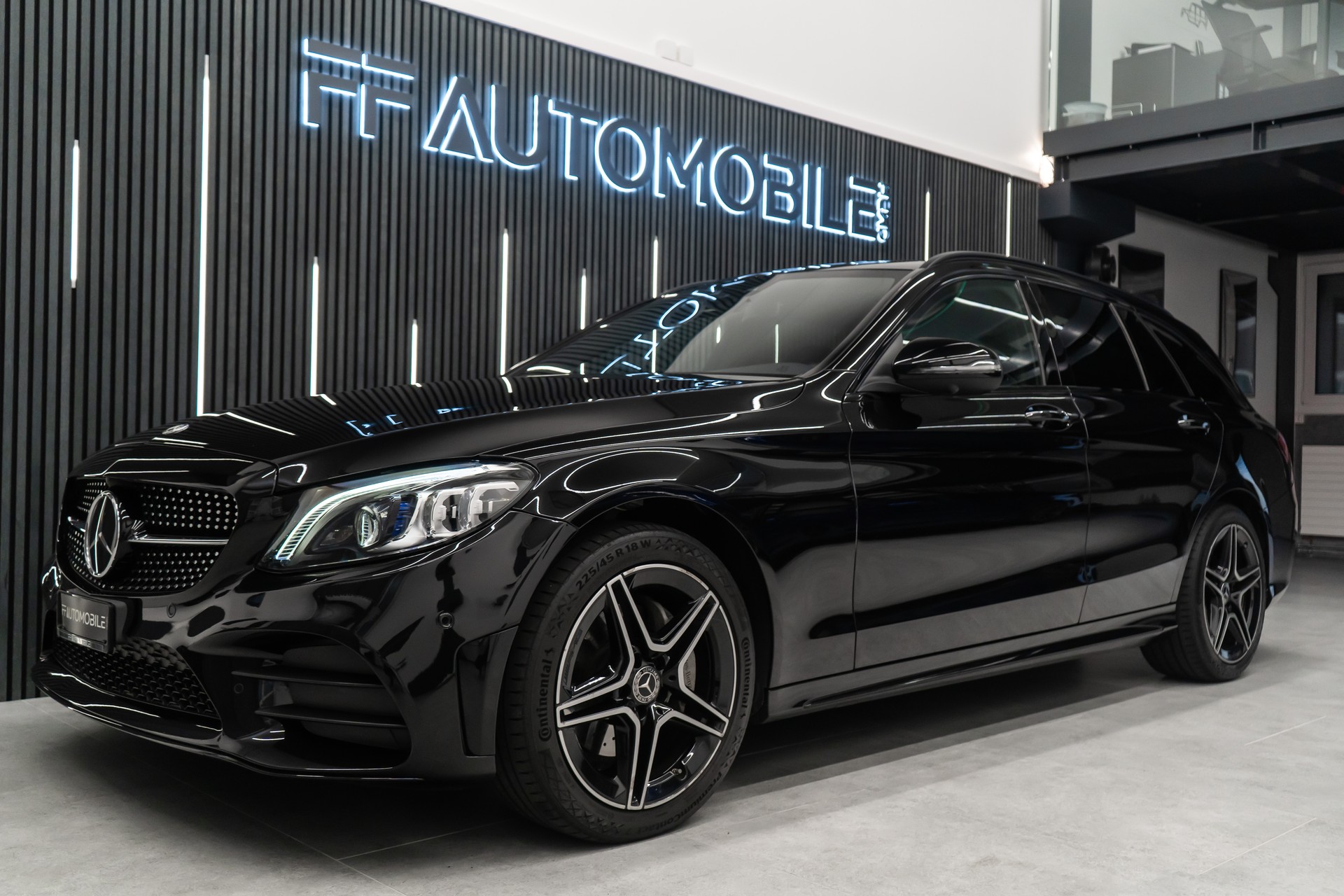 MERCEDES-BENZ C 200 Swiss Star AMG Line 4M 9G-Tronic-showroom-element-3