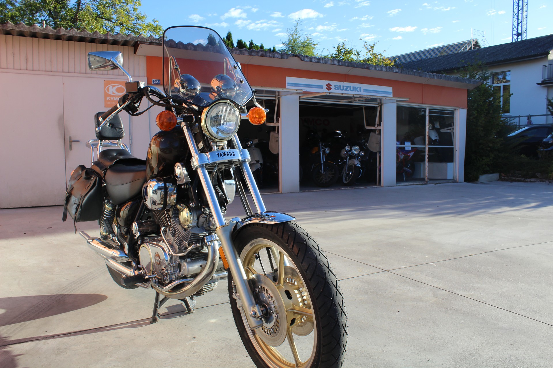 YAMAHA XV 1000 Virago-image-12