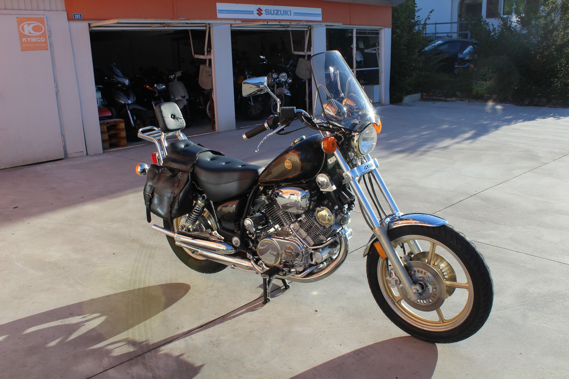 YAMAHA XV 1000 Virago-image-1