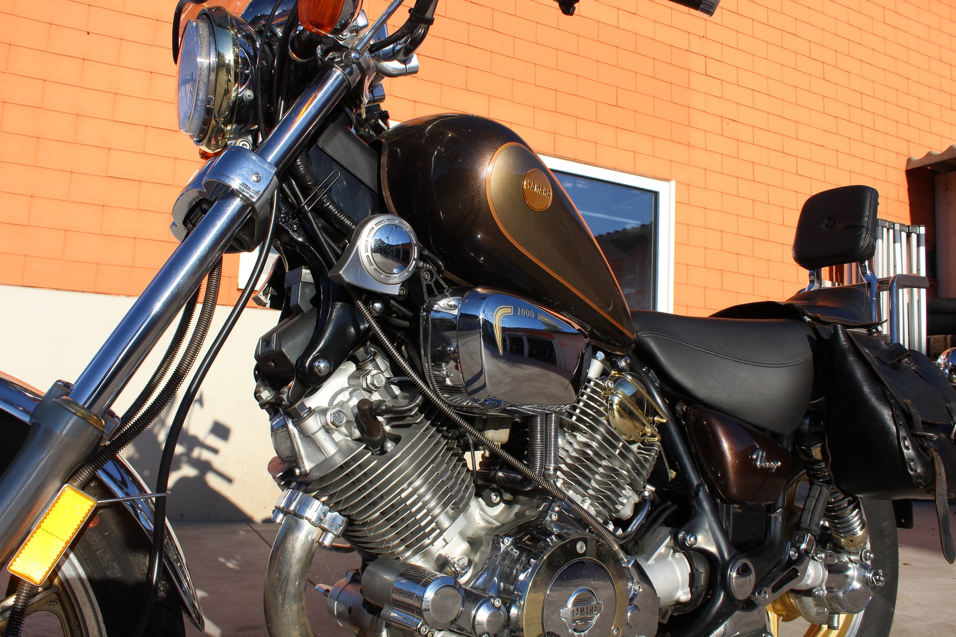 YAMAHA XV 1000 Virago-image-9