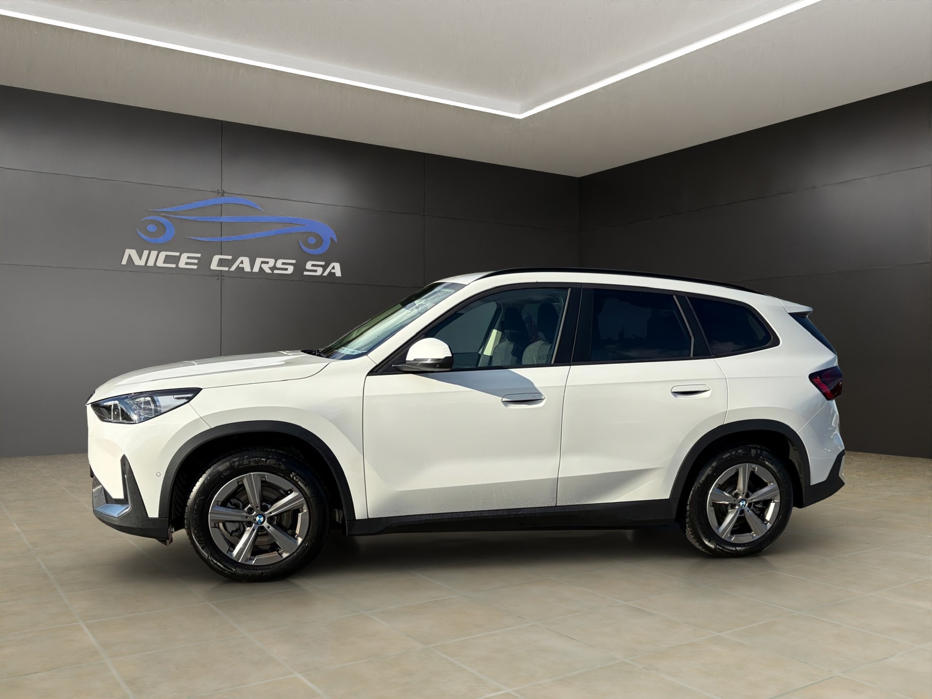 BMW X1 xDrive 20d 48V-showroom-element-2