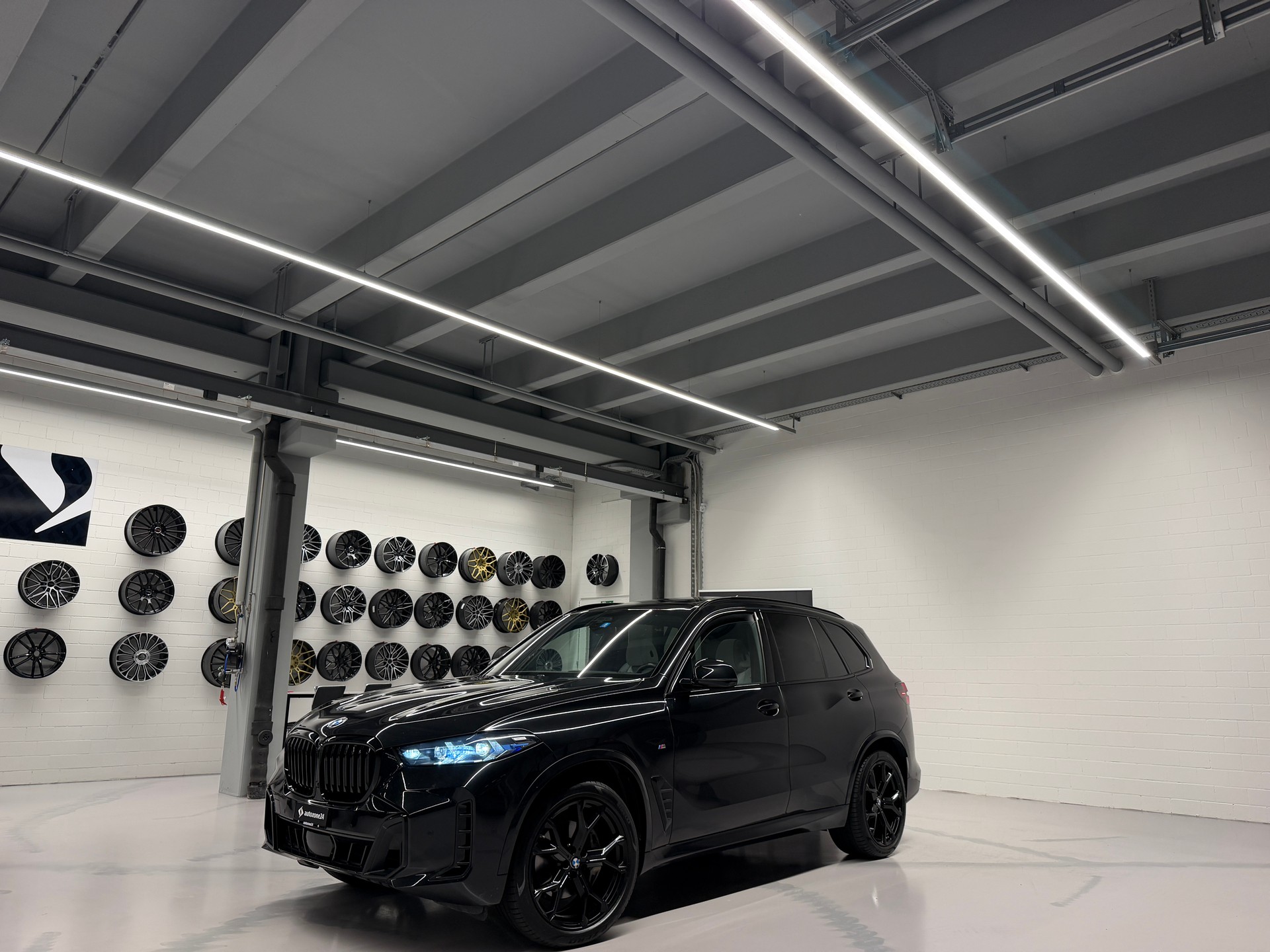 BMW X5 30d xDrive SAG *M Sport*CH-Auto*Facelift*Panorama-Glasdach*Garantie*BMW Servicegepflegt*-showroom-element-2