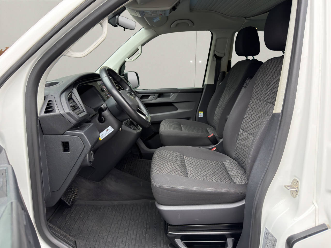 VW T6.1 California 3000 2.0 TDI 150 Beach DSG-showroom-element-3