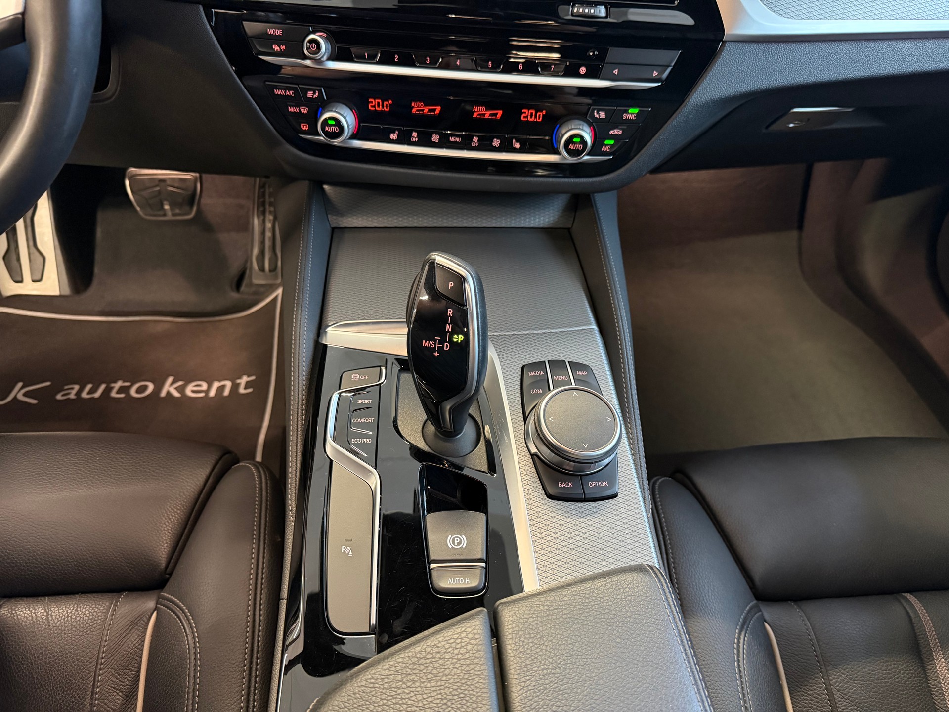 BMW 540i xDrive Touring M Sportpaket Steptronic-image-13