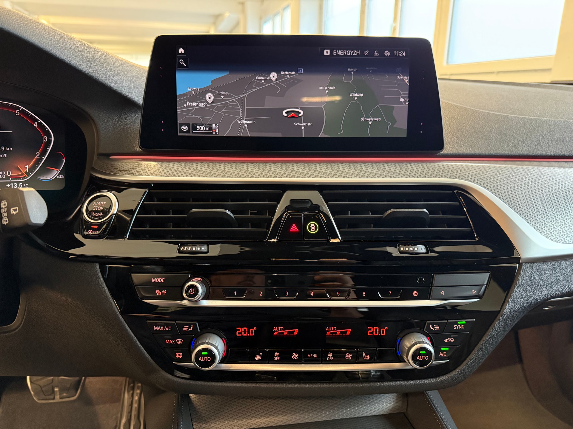 BMW 540i xDrive Touring M Sportpaket Steptronic-image-11