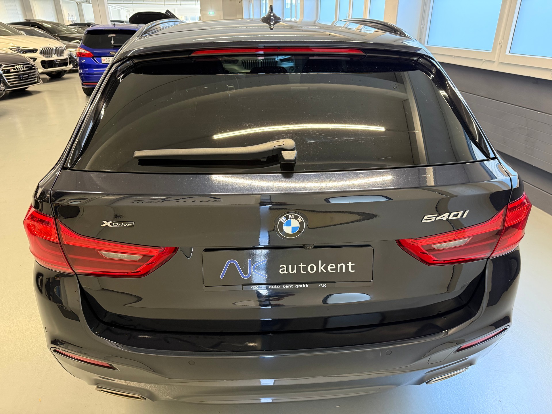 BMW 540i xDrive Touring M Sportpaket Steptronic-image-5