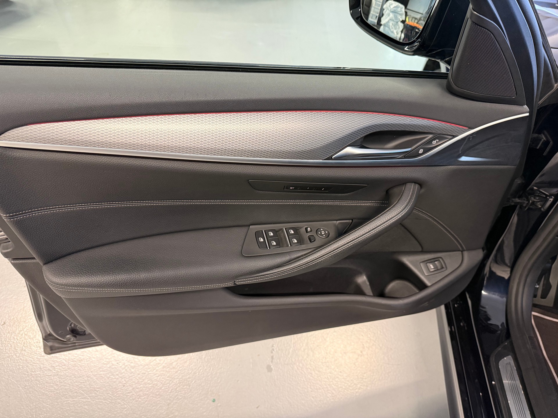 BMW 540i xDrive Touring M Sportpaket Steptronic-image-15