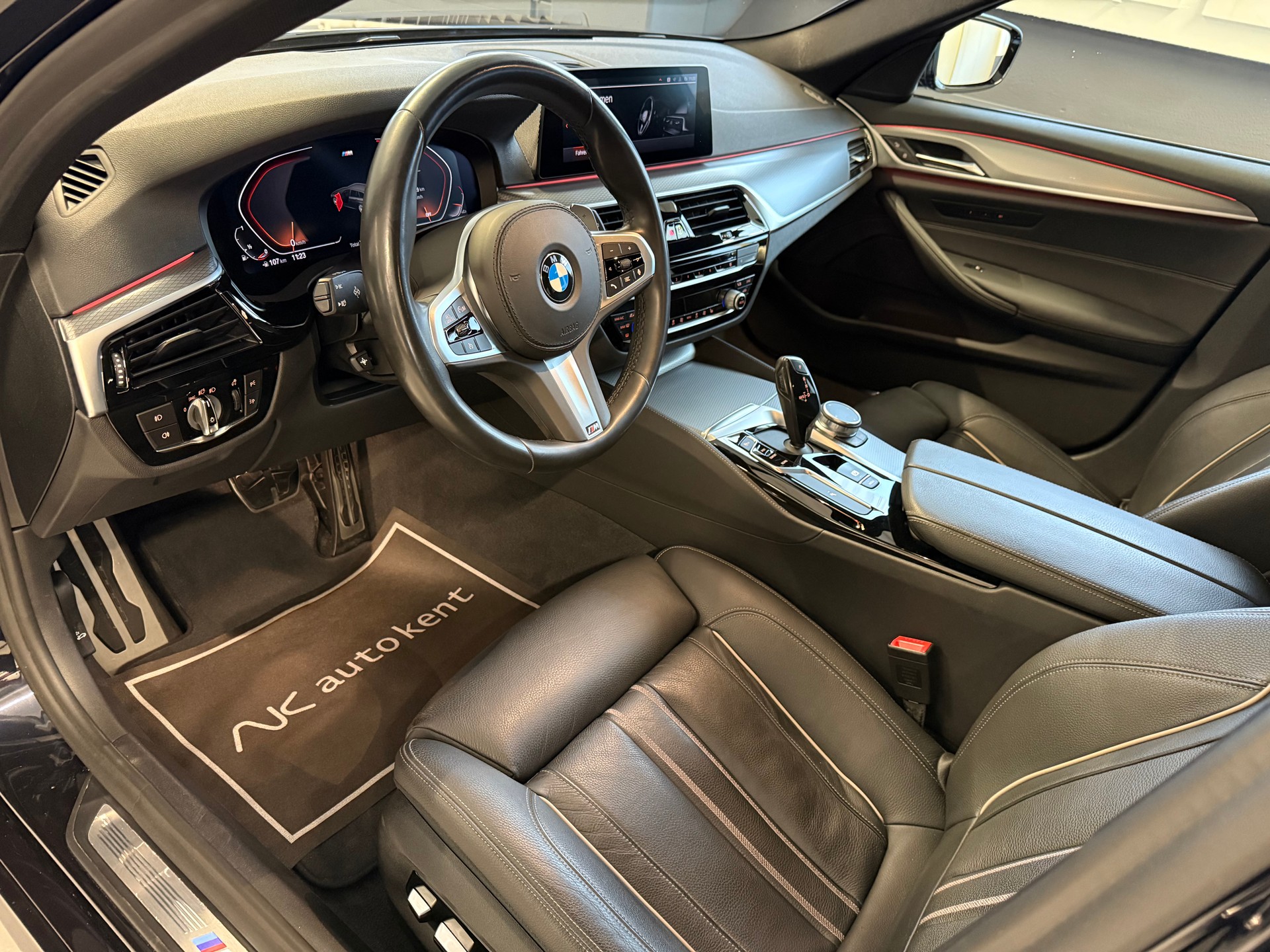 BMW 540i xDrive Touring M Sportpaket Steptronic-image-8