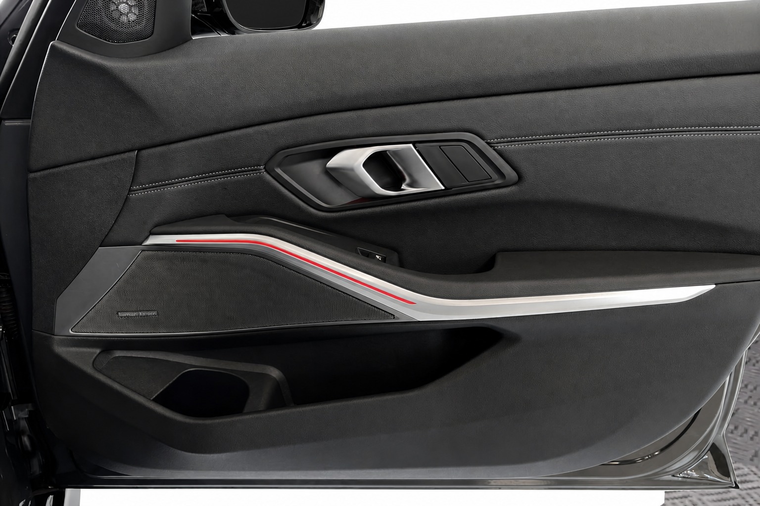 BMW M340i xDrive 48V Touring Steptronic M Sport Pro Individual-image-15