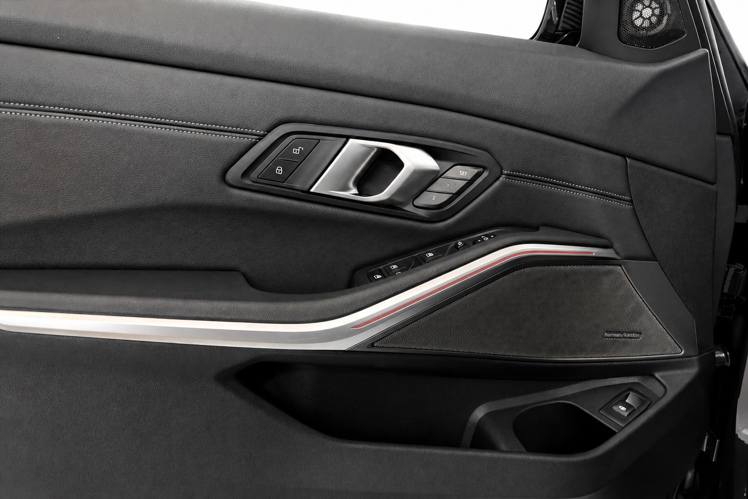 BMW M340i xDrive 48V Touring Steptronic M Sport Pro Individual-image-7