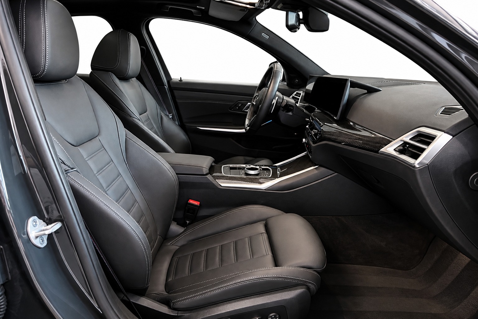 BMW M340i xDrive 48V Touring Steptronic M Sport Pro Individual-image-16