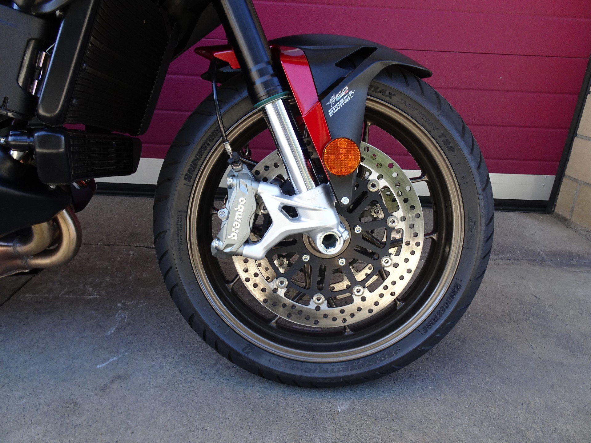 MV AGUSTA Turismo Veloce Lusso-showroom-element-1