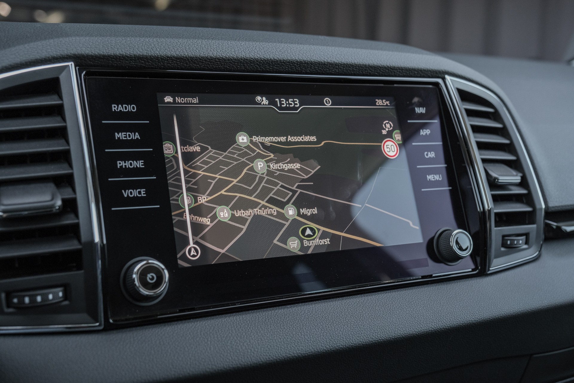 SKODA Karoq 1.5 TSI Top Selection DSG-image-17